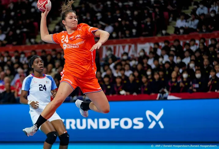 handbalster smeets mist de knuffels bij oranje