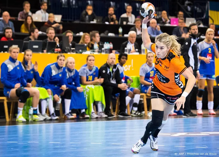 handbalsters in ek kwalificatie tegen spanje