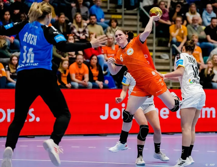 handbalsters verzekeren zich na zege op duitsland van ticket ek