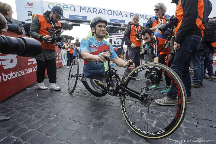 handbiker zanardi terug op intensive care