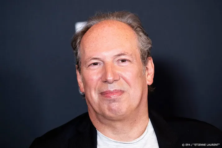 hans zimmer neemt muziek van nieuwe bond film over