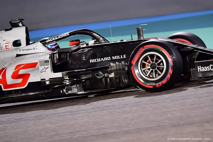 harde crash grosjean in gp bahrein race gestaakt