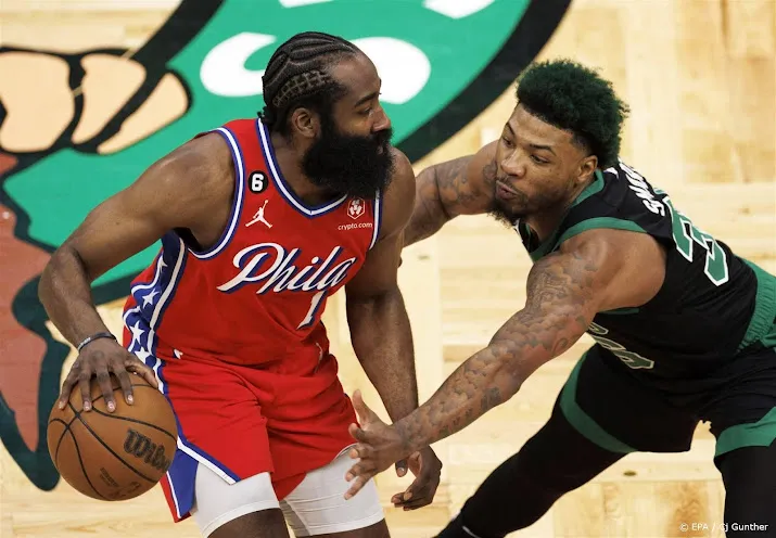 harden loodst basketballers philadelphia naar uitzege op boston