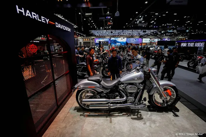 harley davidson schrapt banen vervangt financieel directeur