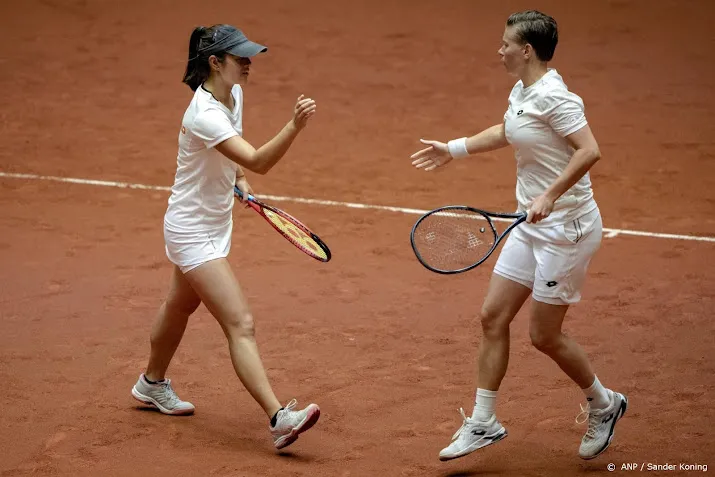hartono en schuurs kunnen eer niet redden voor tennissters