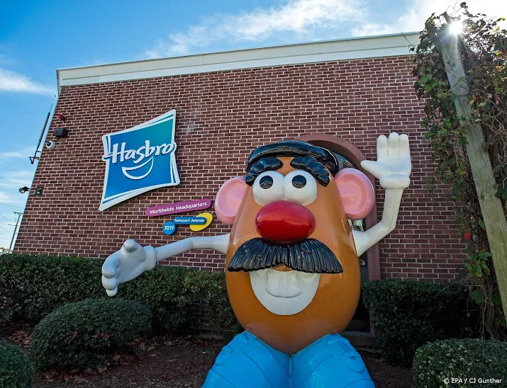 hasbro verkoopt meer bordspellen en star wars speelgoed