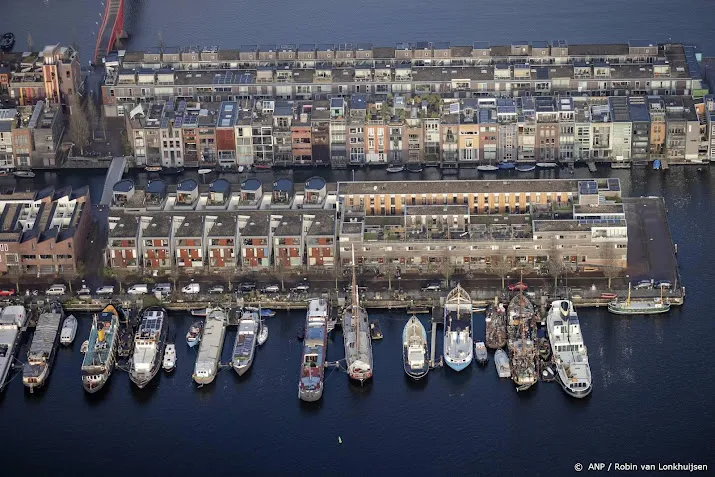 haven amsterdam blokkade greenpeace zorgt voor vertraging