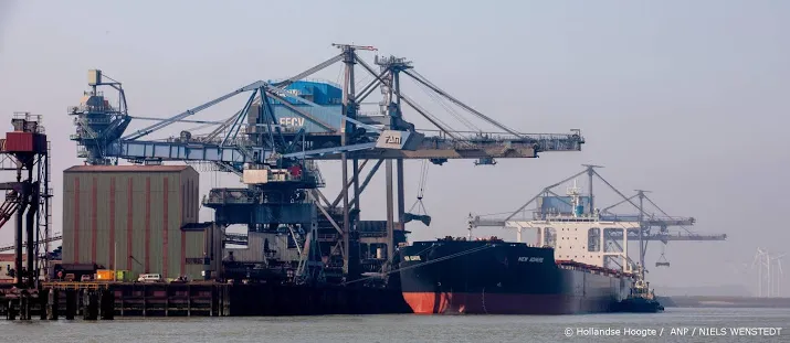 haven rotterdam voelt afzwakking wereldhandel
