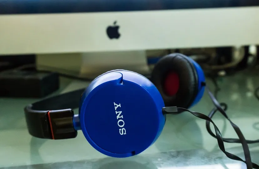headphones 1767155 960 720