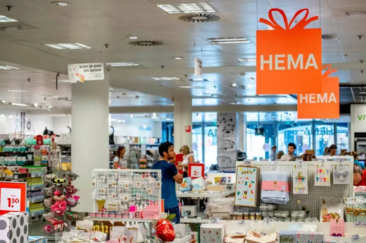 hema roept alle hazelnoot melk letters terug