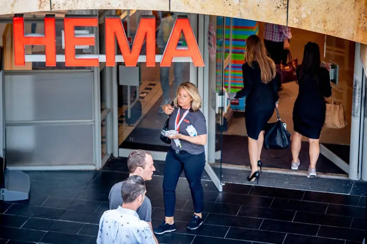 hema zegt contract met winkeleigenaren op