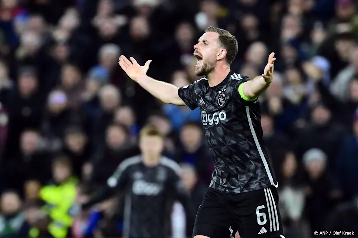 henderson ziet alles misgaan bij ajax op zware avond