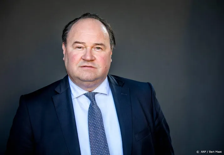 henk otten per direct uit partijbestuur fvd