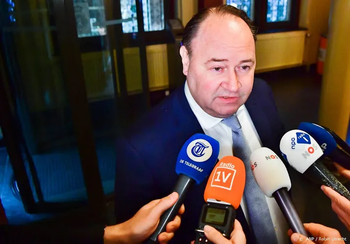 henk otten stopt als penningmeester fvd