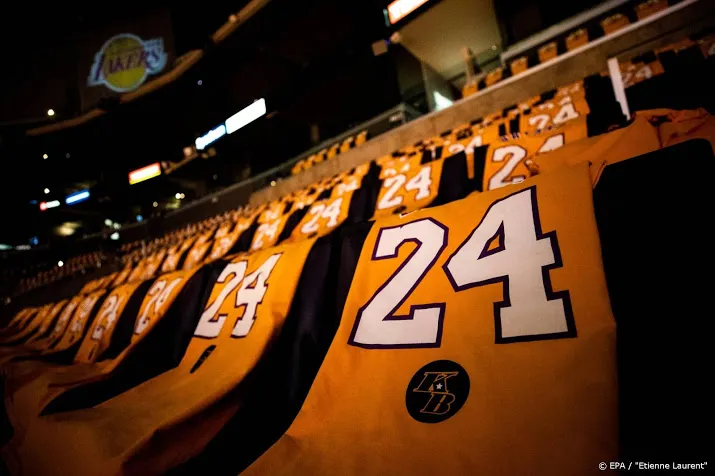 herdenking overleden basketballer bryant op 24 februari