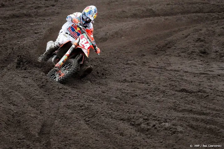 herlings de beste in openingsrace dutch masters motorcross