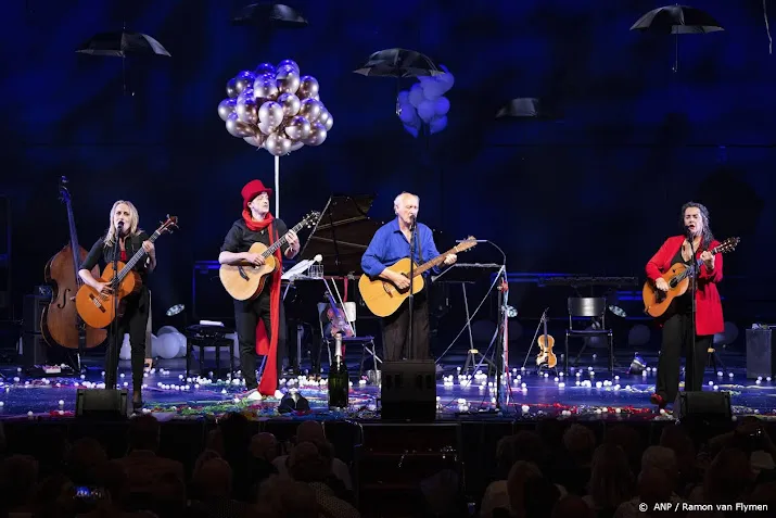 herman van veen viert nieuw record van 561 carre optredens
