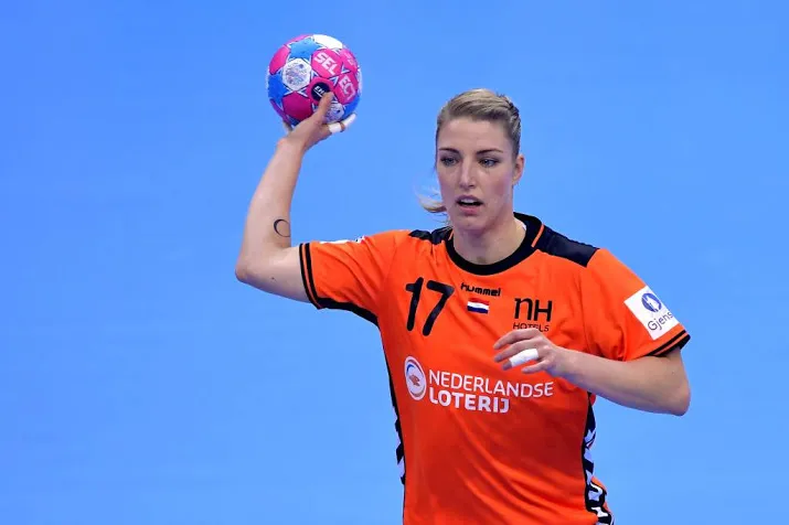 hersenschudding handbalster groot op ek