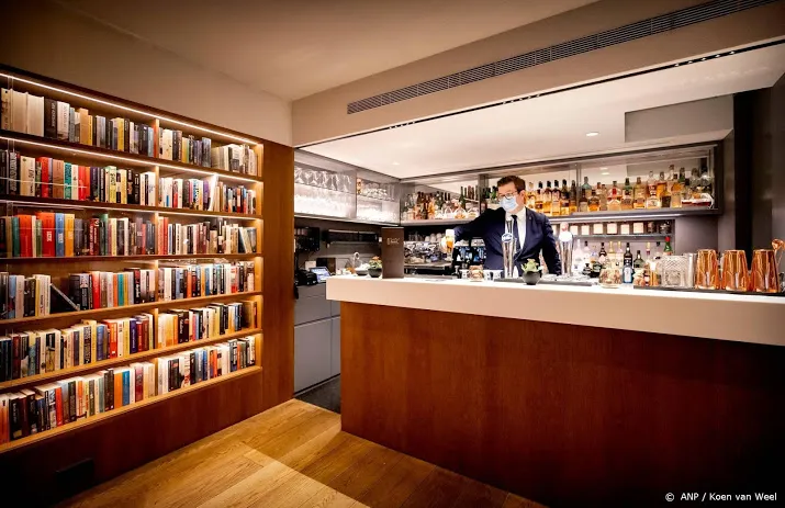 herstel amsterdamse hotelbranche trager dan elders in nederland