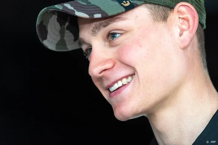 herstelde van der poel wint gp denain