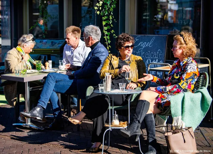 het is de eerste warme dag van het jaar