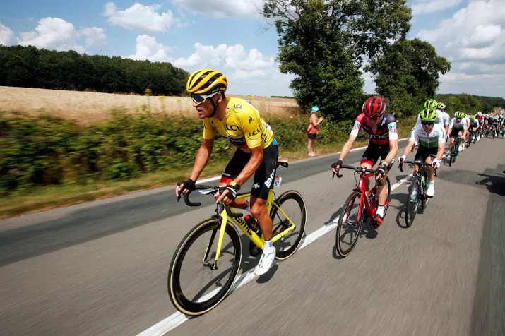 heuvelachtig parcours voor renners in tour