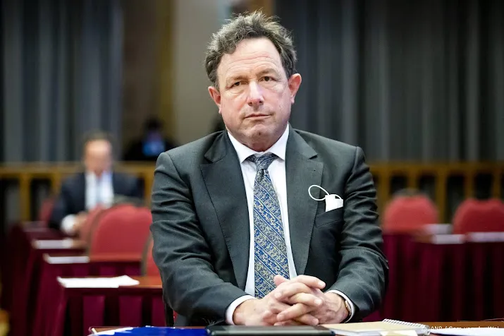 hiddema en frentrop weg bij fvd blijven wel in eerste kamer