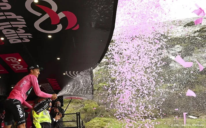 hindley wint als eerste australische wielrenner giro ditalia