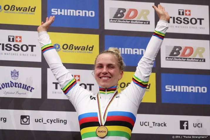 hinze doet lavreysen na bij vrouwen op wk baanwielrennen