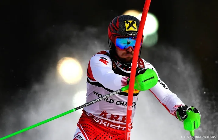 hirscher maakt indruk in eerste run