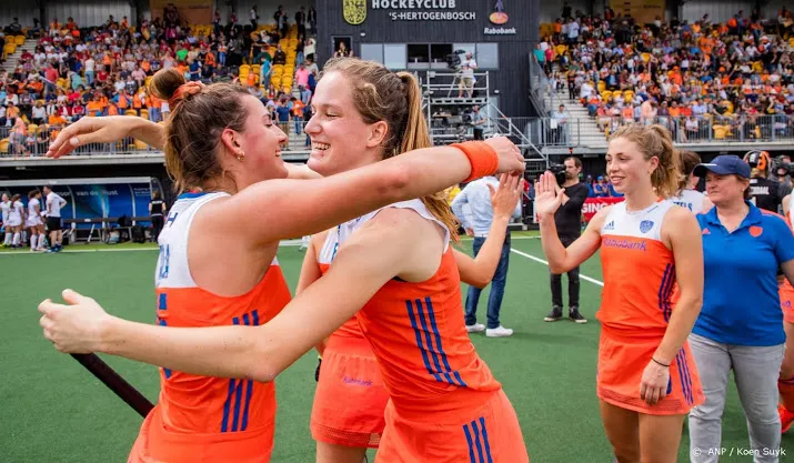 hockeybond steunt spanje in bid wk hockey
