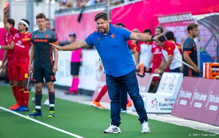 hockeybond verlengt contracten bondscoaches caldas en annan
