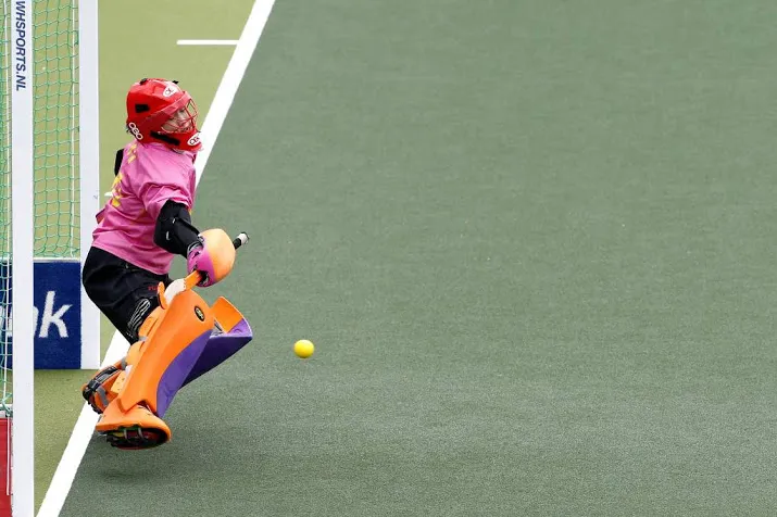 hockeyfederatie schorst chinese keepster