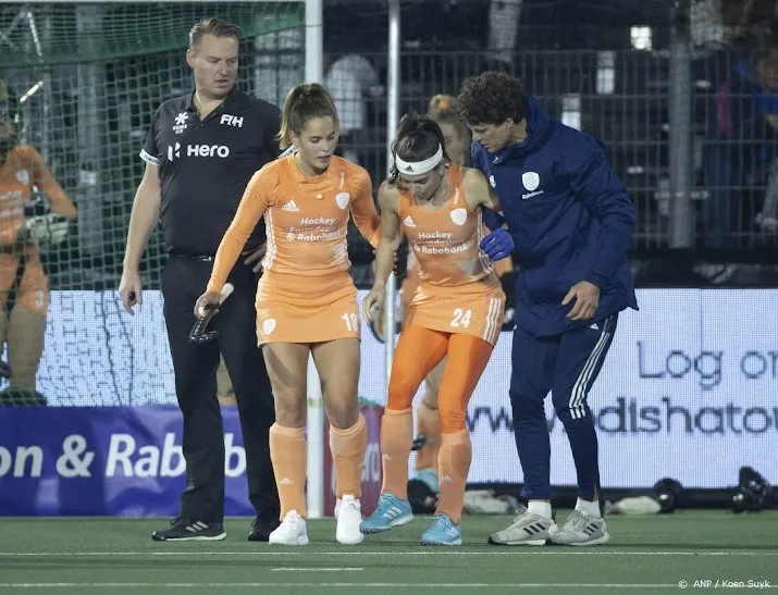 hockeyster de goede moet wachten op diagnose knieblessure