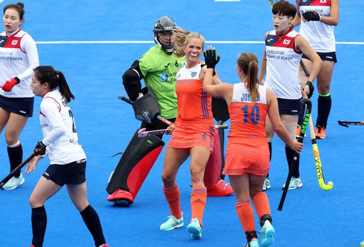 hockeysters openen wk met ruime overwinning