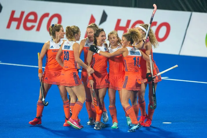 hockeysters pakken zevende trophy met glans