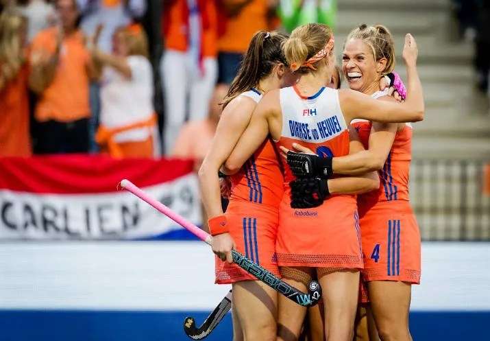 hockeysters weer ruim langs vs