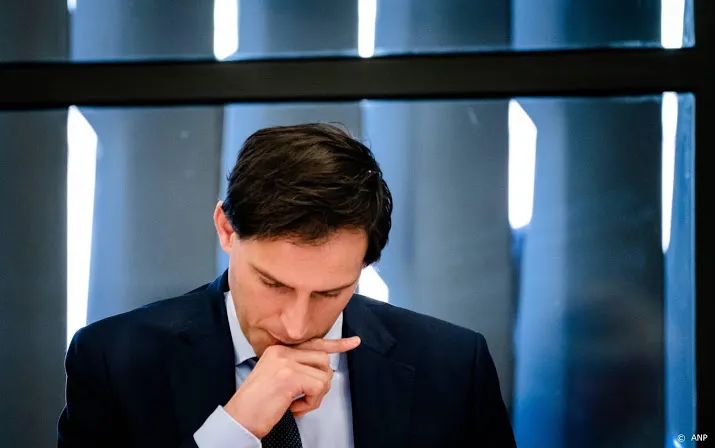hoekstra akkoord steunpakket moet lukken maar geen eurobonds