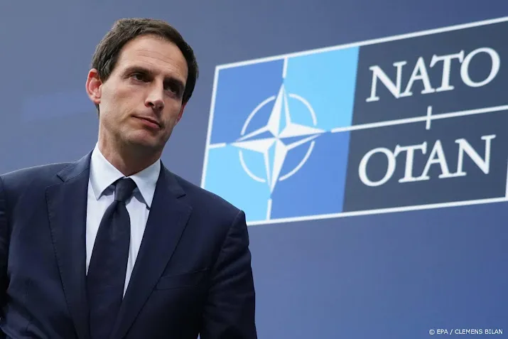 hoekstra blij met navo plannen zweden maakt navo sterker