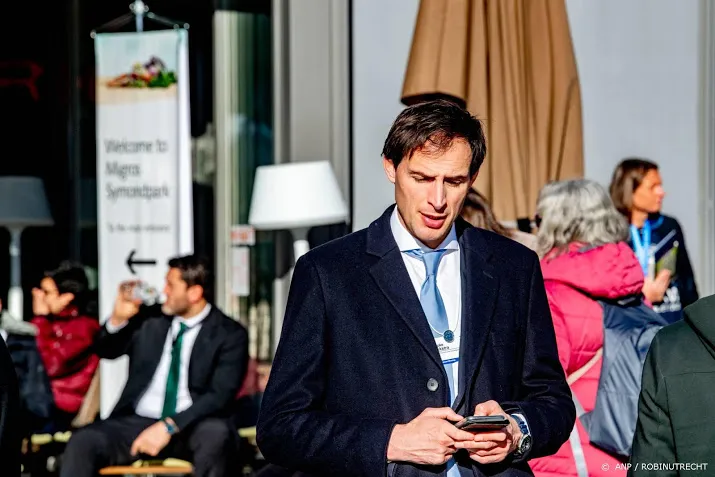 hoekstra blij met zeer gekwalificeerde staatssecretarissen