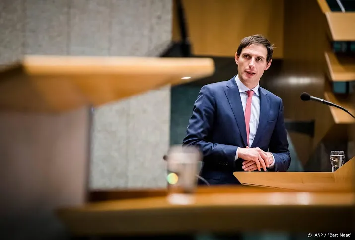 hoekstra blijft positief over eu spaargarantie