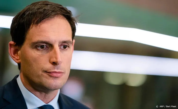 hoekstra deal met piloten is nog maar einde van het begin