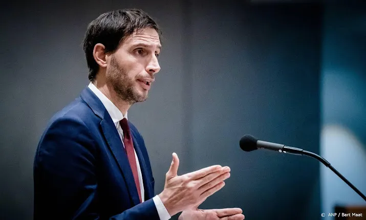 hoekstra geen afvaardiging regering naar qatar voor oranje vs