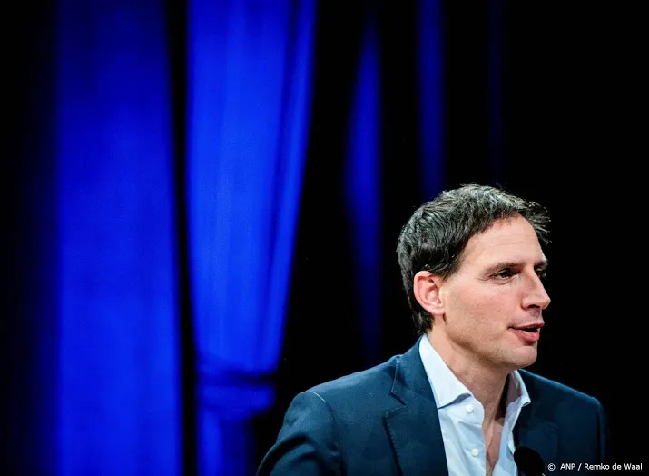 hoekstra liet zich in de kaart kijken met steunbelofte aan klm