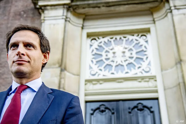 hoekstra ministerschap en cda leiden is te combineren
