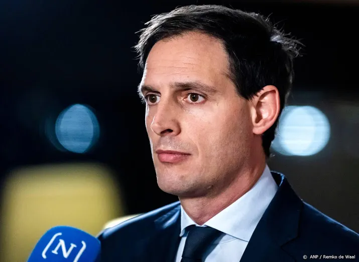 hoekstra niet bereid tot overleg met pilotenbond
