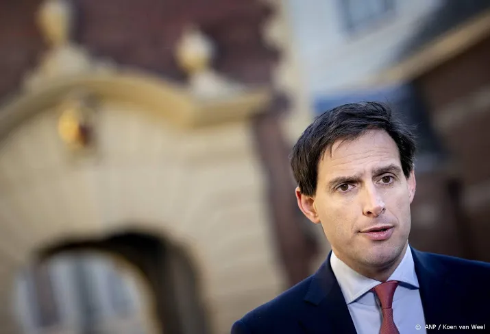 hoekstra politiek moet niet treuzelen bij aanpak arbeidsmarkt