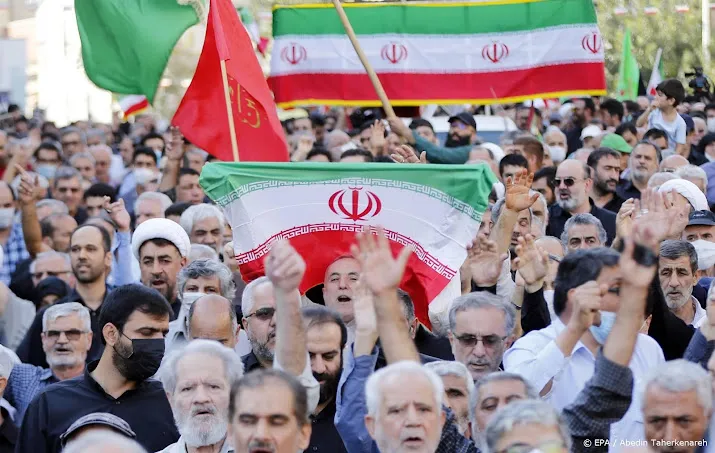 hoekstra reisadvies voor heel iran op rood