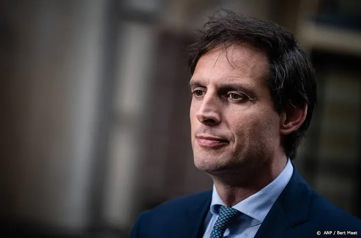 hoekstra voltooid leven is aan kamer niet aan formatie