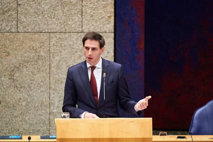 hoekstra wijst oproep italie voor inzetten eu noodfonds af